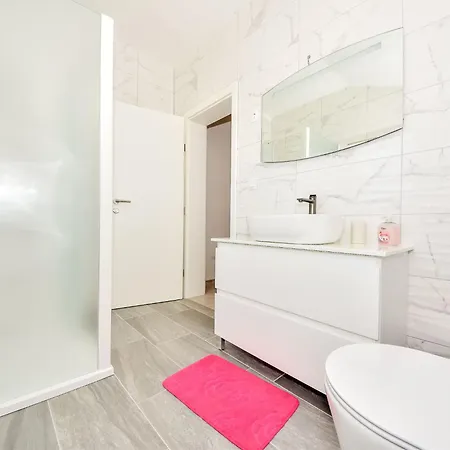 شقة Zubcic-3 By Interhome *
