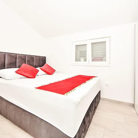 Zubcic-3 By Interhome Apartamento