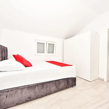 Zubcic-3 By Interhome Apartamento