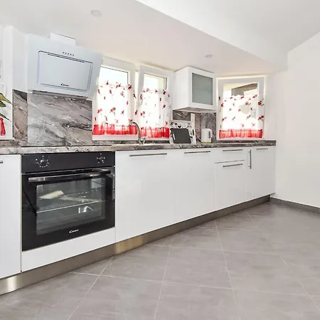 Zubcic-3 By Interhome