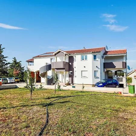 Apartamento Zubcic-3 By Interhome